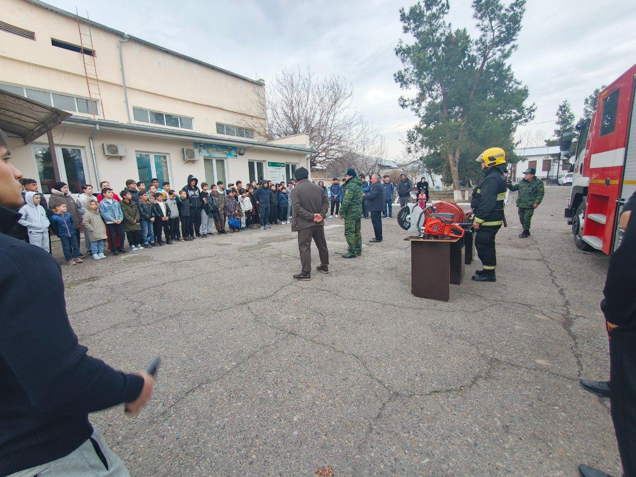Olmazor tumani sport maktabi hududida “Yong‘in xavfsizligi” oyligi doirasida Olmazor tumani Favqulodda vaziyatlar bo‘limi bilan hamkorlikda o‘quv-seminar tashkil etildi
